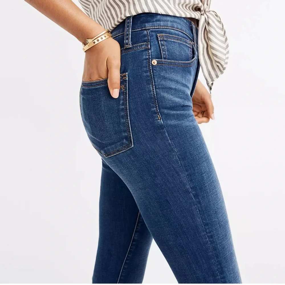Madewell Curvy High Rise Skinny Jeans in Hayes Wash - Picture 2 of 10